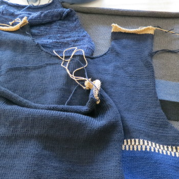blaue Pulloverteile 1